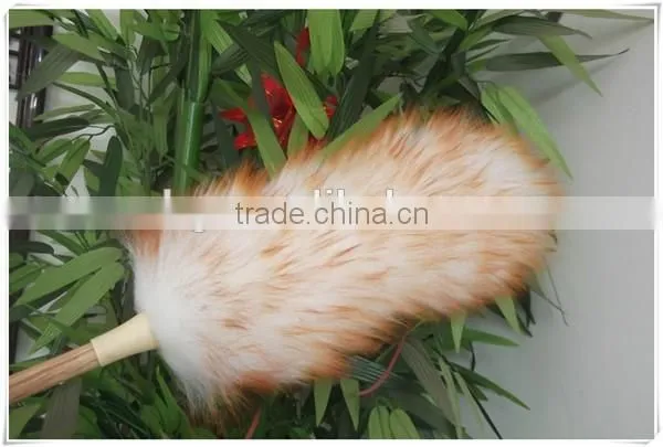Mini lambswool duster with wooden handle