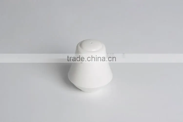 white durable ceramic salt & pepper shaker