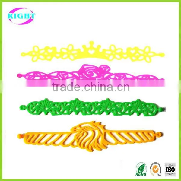 stylish popular silicone hollow wristband