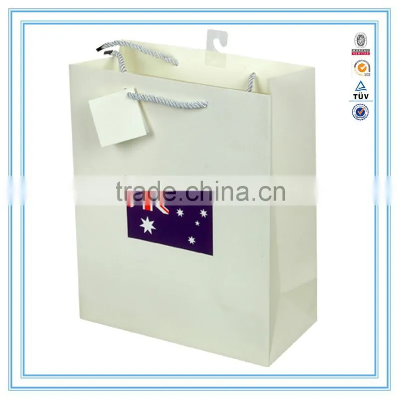 Alibaba China custom white cardboard paper bag shopping paper bag paper gift bag with handles