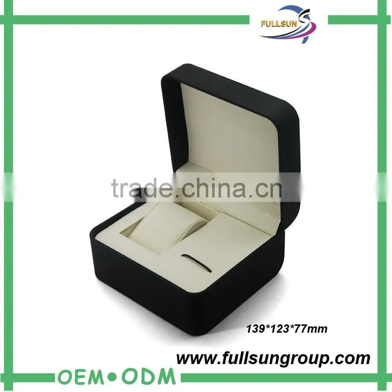 Crimson red velvet ring gift diamond box