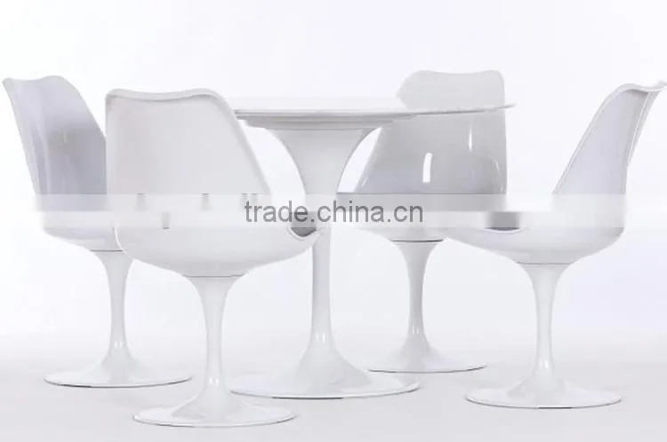 White Eero Saarinen Fiberglass Saarinen Tulip Table replica