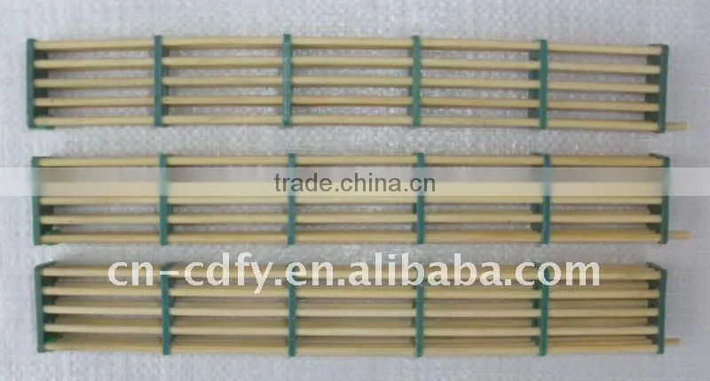 Bamboo And Plastic Bee Queen Cage