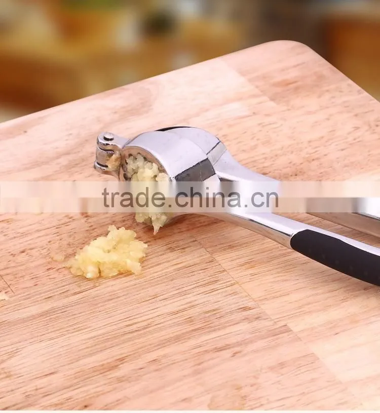Kitchen multifunctional peel it manually pound garlic press-Zn alloy stainless pound garlic