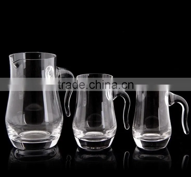 Shanghai new world vintage glass wine pot
