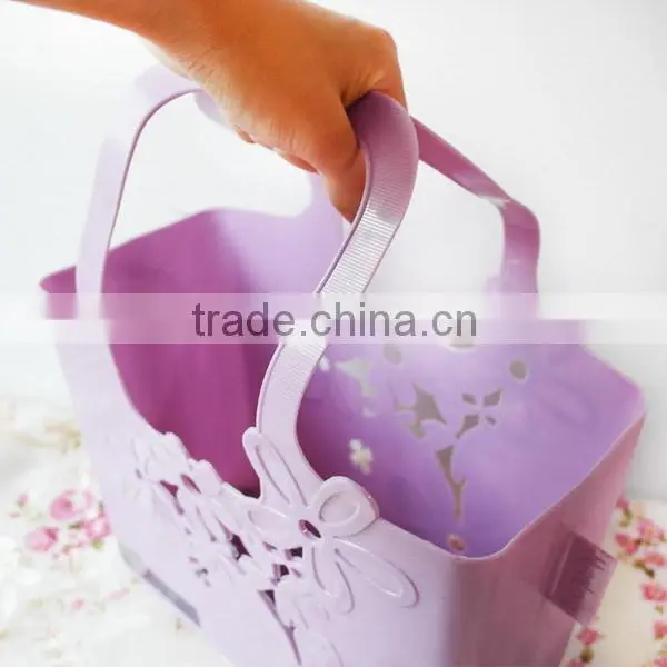 Bath basket with handle