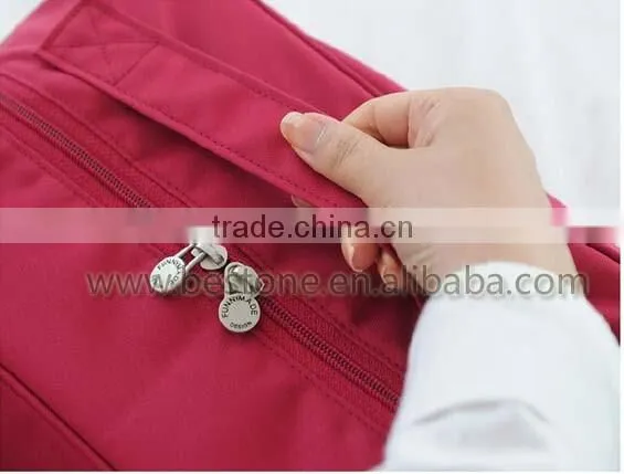 Waterproof Partition Travel Handbag Wholesale