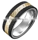 Fashion 8mm Mens rings gold plating carbon fiber band hammer finish titanium ring