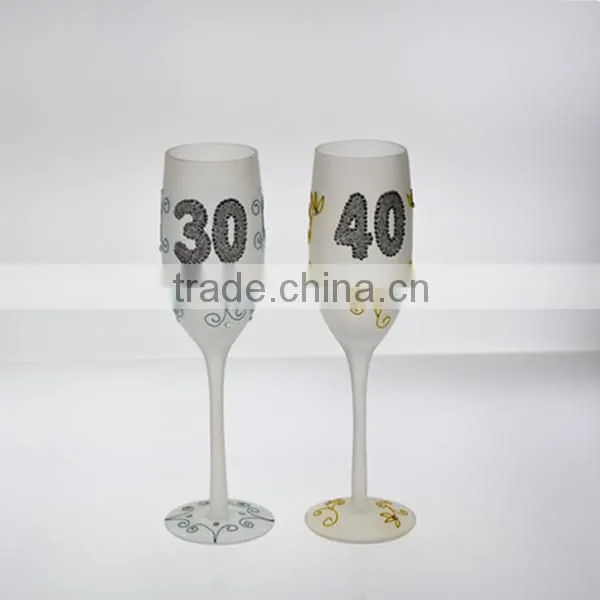 classic frosted champagne glass with vertical line decoration