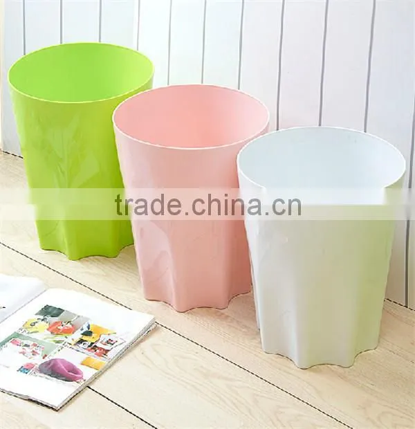 Plastic square trash can