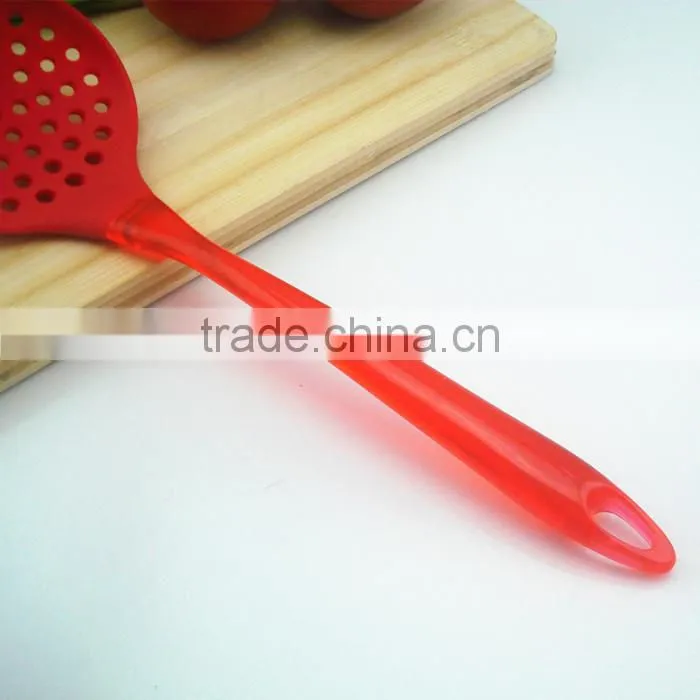 Nylon Handle Red Color Silicone skimmer