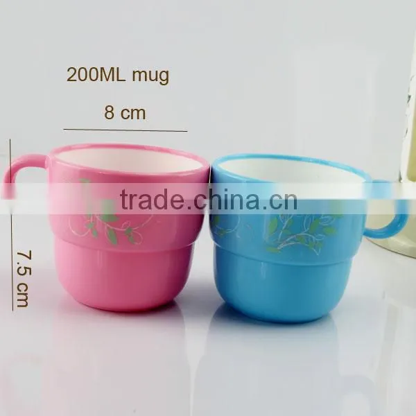 Hot sales promotional gift 4 pcs stackable plastic cup with dust-proof stand