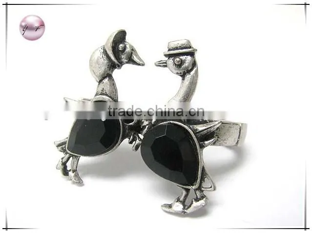 Crystal stud duck couple dual finger stretch ring