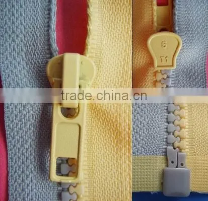 plastic zipper