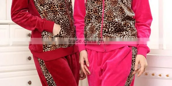 Wholesale OEM winter zip hoody velvet pajamas leopard print design house pajamas for women