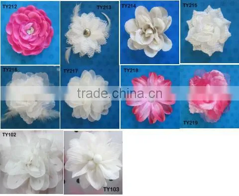 Red heart shape flower brooch with chiffon lesbian