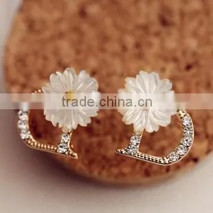 White flower earring bridal earring white elegant flower earring