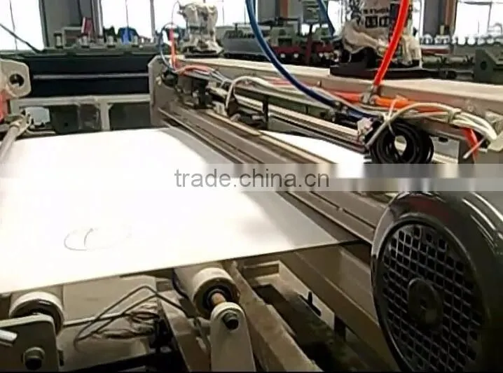 Multiwall plastic sheet making machine
