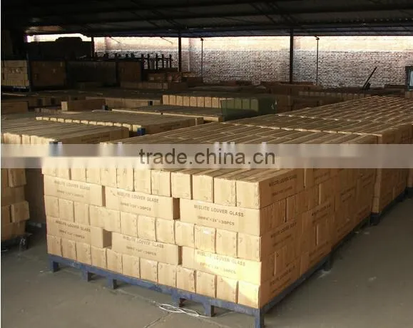 Low price color Louvre glass for window