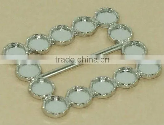 heart shaped belt buckle with rhinestones