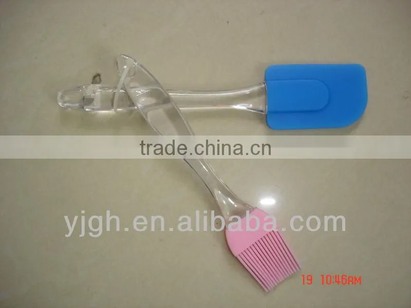 Silocone pastry spatula with new design