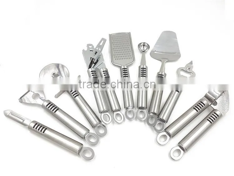 Standing kitchen utensils