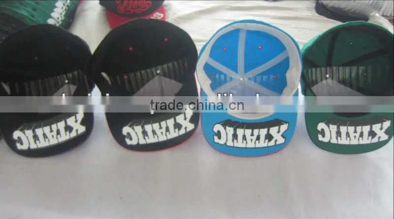BLACK/WHITE/PLAID FLAT BRIM FLEXFIT HAT CAP SZ S/M