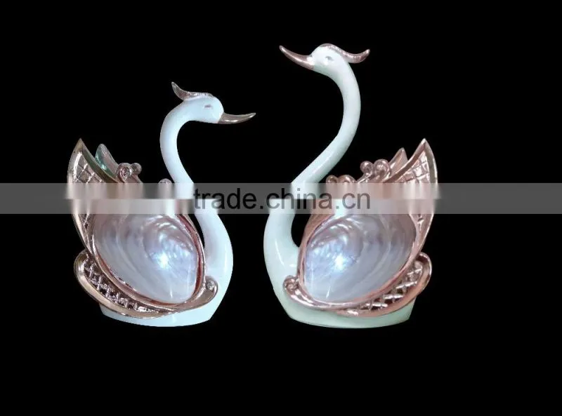 Resin shell swan home decor