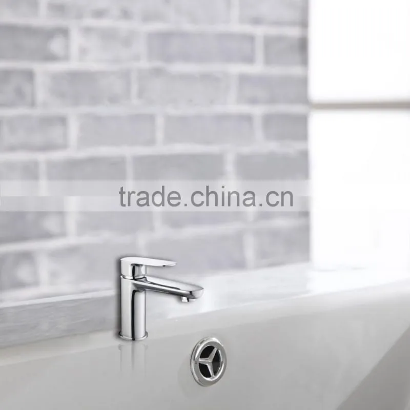Deck Mounted Solid Brass Ornate Wash Basin Tap