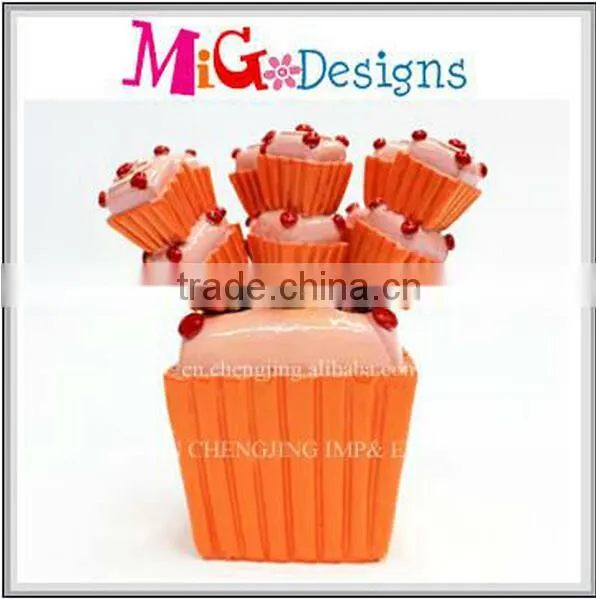 Polyresin Decorative Fruit Fork Top Sales Cup Cake Shape
