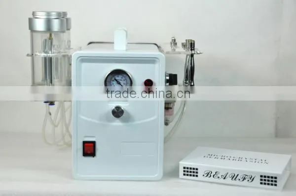 Portable microdermabrasion beauty apparatus