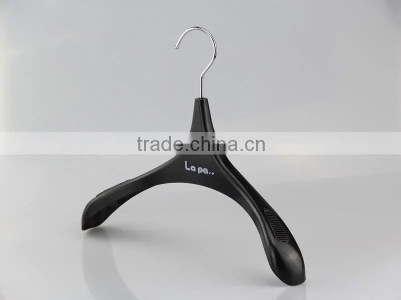 fashion matches pastic hanger for luxury garment