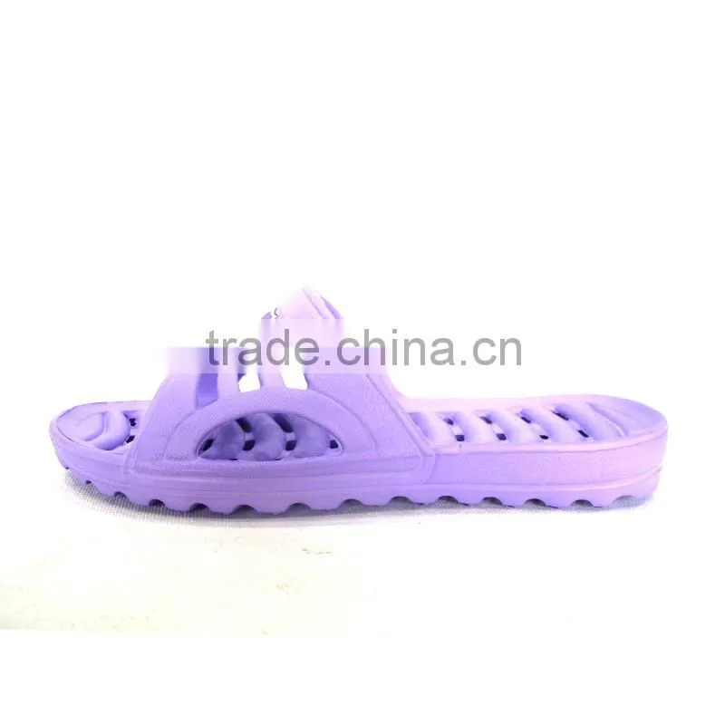 Breathable and comfortable soft women bathroom slippers