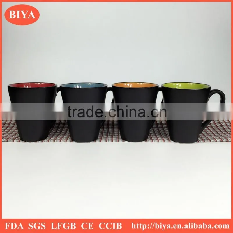 hot selling stoneware coffee mug with handle matte black with colors inside