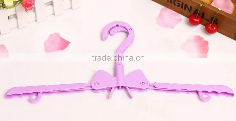 Plastic Foldable Folded Clothes Hangers Assorted Color