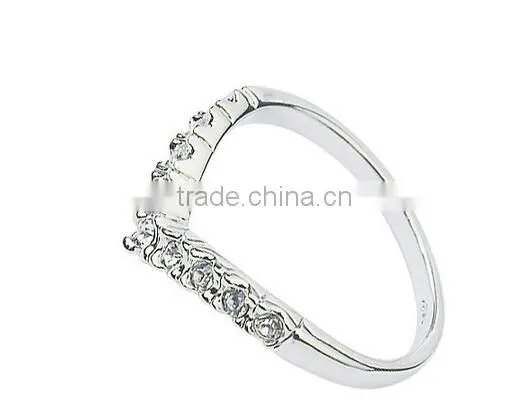 V Chevron Shape Dainty Cubic Zirconia Ring for women