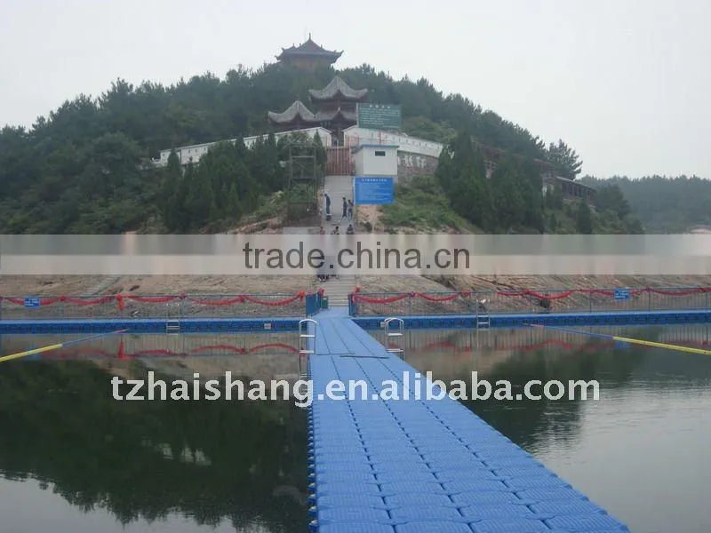 Plastic floating pontoon walkways