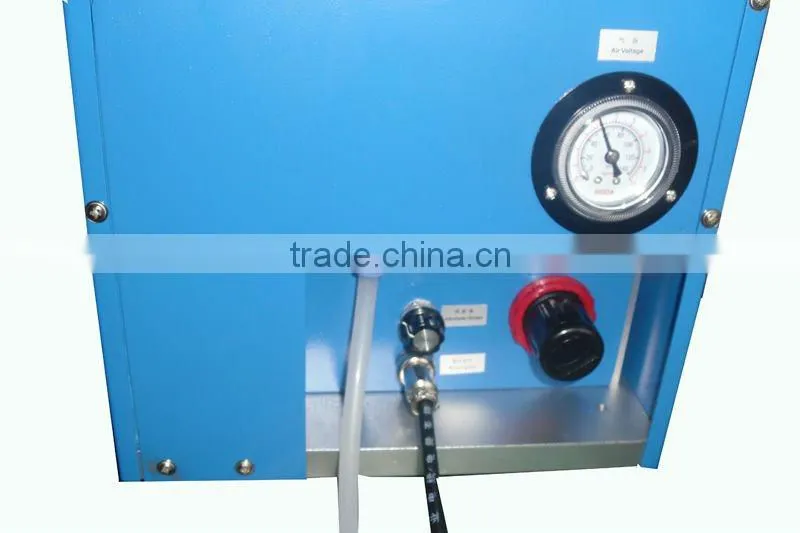 Handheld screw locking machine