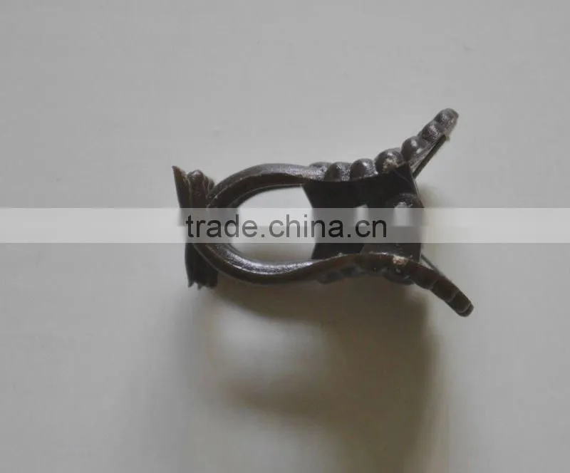 green daisy plant clip