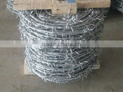 Hot Dipped Galvanized Barbed Wire in Wooden Spool ( Direct Factoty )