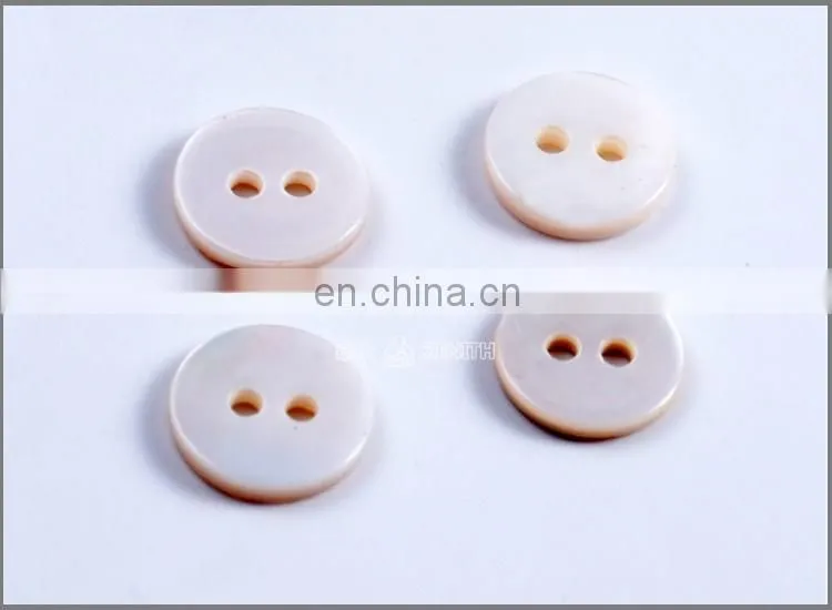 Quality Two Holes Natural River Shell Button for Clothing BN80063
