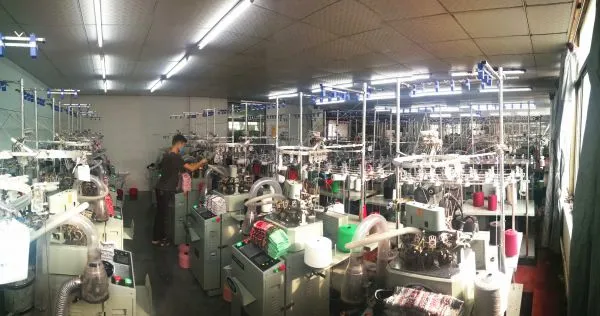 Yiwu Hongling Knitting Clothing Co.,Ltd company overview - view 3