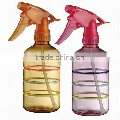 Plastic trigger spray bottle