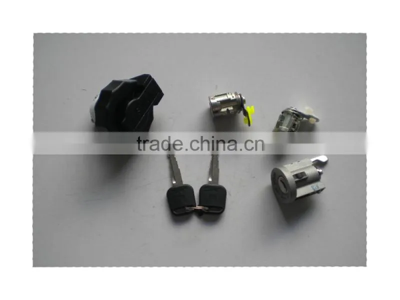 Kairui auto complete cylinder lock broad body Renren JMC QINGLING pick up truck spare parts