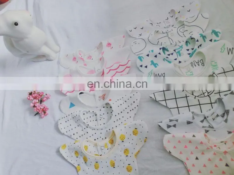Wholesale cute baby bandana bib fashion soft bib for drooling teething