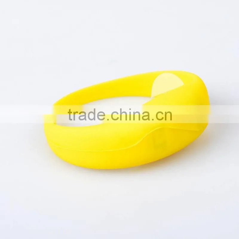 2016 new products motion activated led bracelet