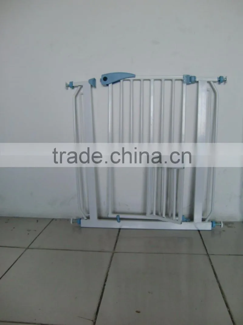 2015 BSG03 ABS +SS material with small door for your pet keep your baby safe and pet comfortable pass en1930 certs pet gate