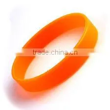 cheap custom silicon charm bracelet 2014