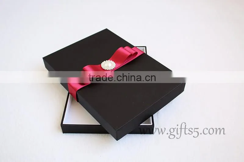 Customized paper wedding invitation box for packing