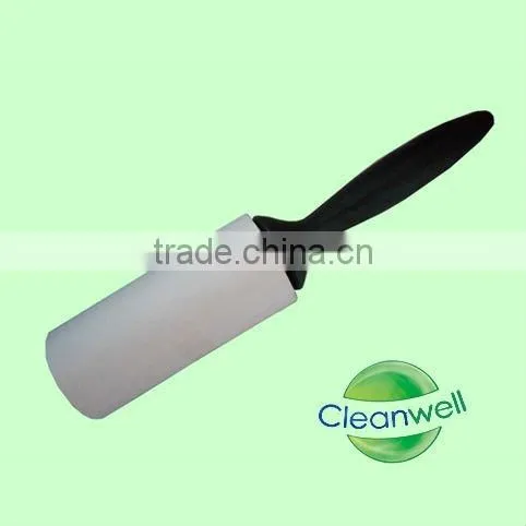 sticky lint roller with handle